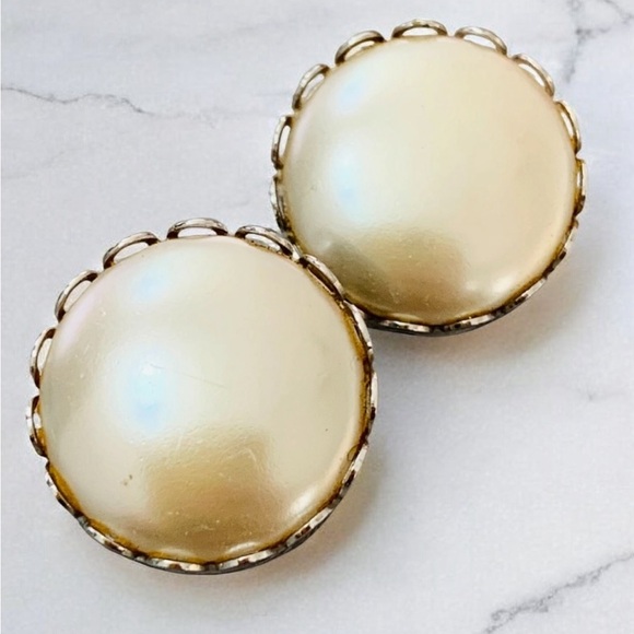 Reversible Vintage Sarah Coventry Clip On Earrings - Picture 3 of 6